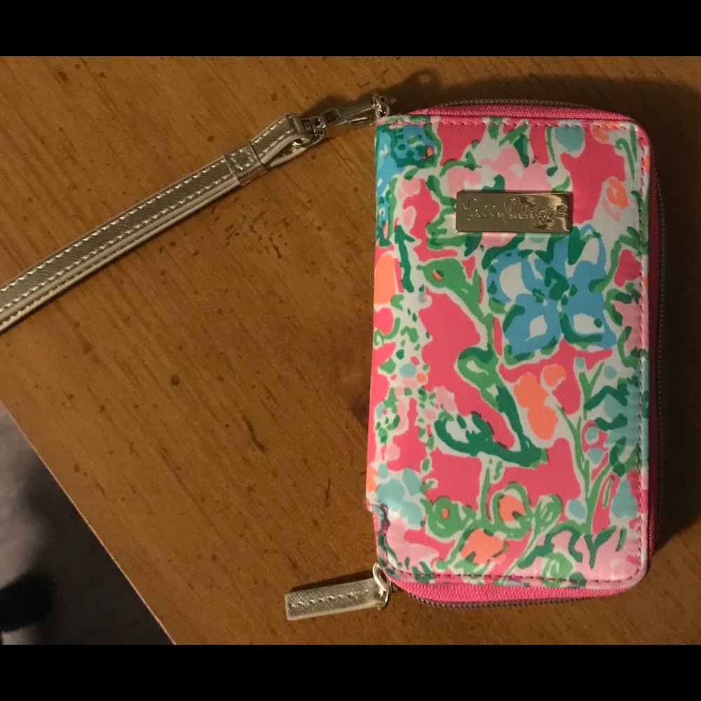 EUC Lilly Pulitzer Phone/Wallet Wristlet